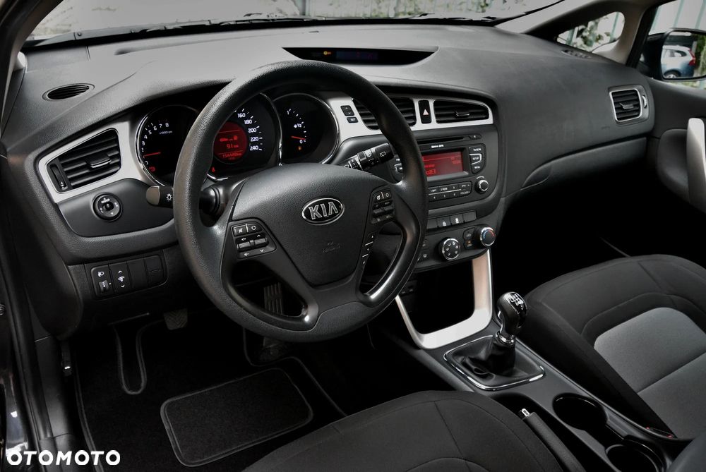 Kia Ceed - 13