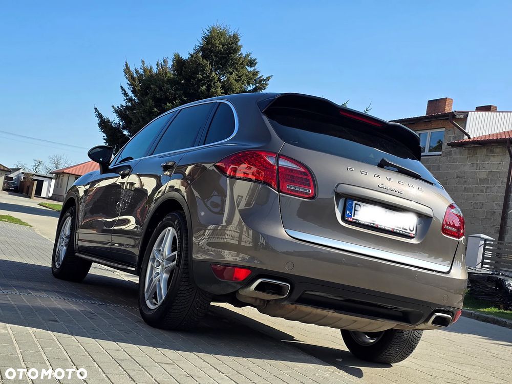 Porsche Cayenne - 21