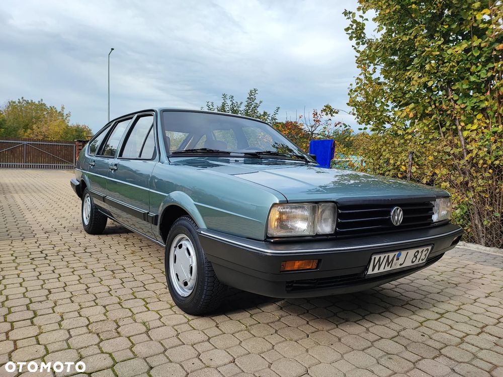 Volkswagen Passat 1.6 C - 13