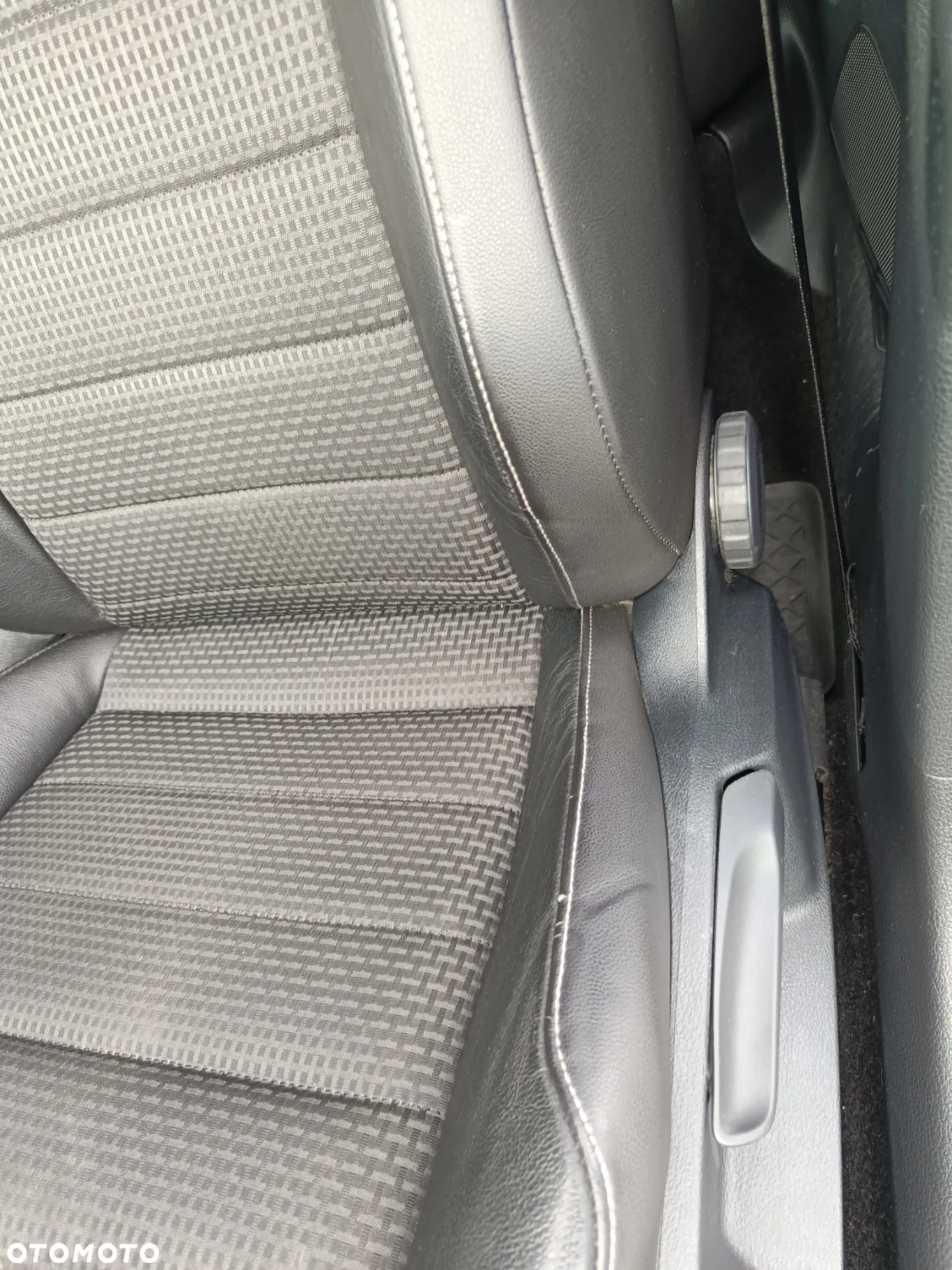 Volkswagen Golf - 37