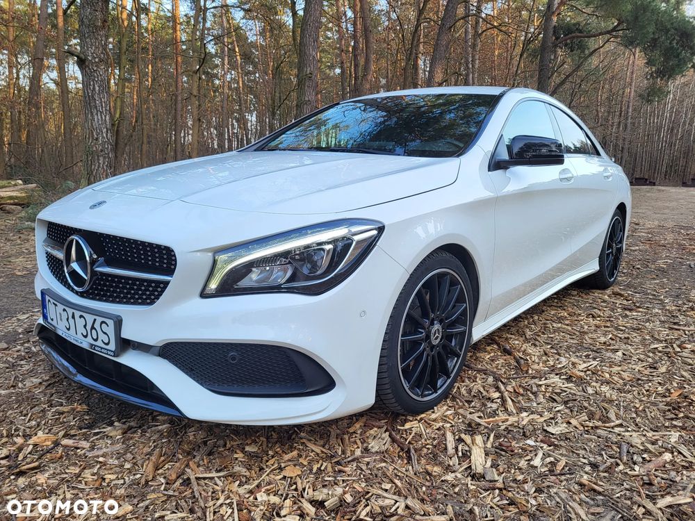 Mercedes-Benz CLA 220 4-Matic AMG Line - 1