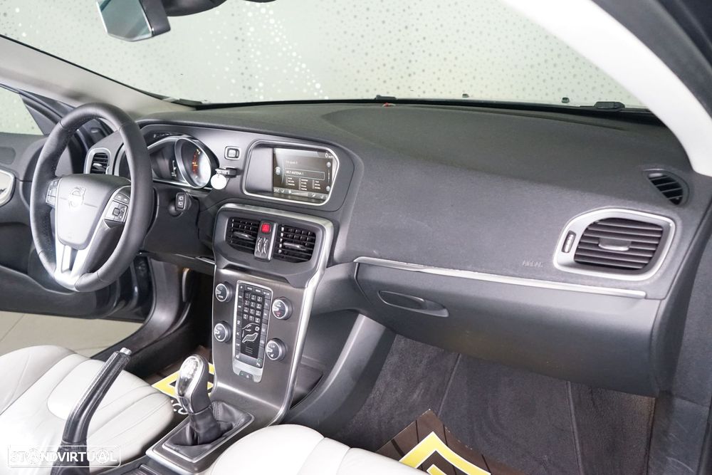 Volvo V40 1.6 D2 Summum - 17