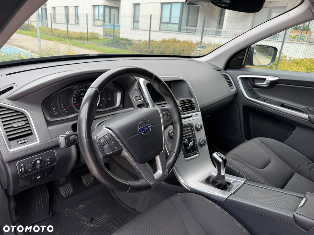 Volvo XC 60 D3 Momentum - 11