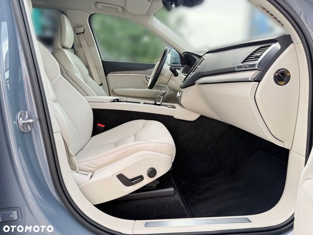 Volvo XC 90 - 26
