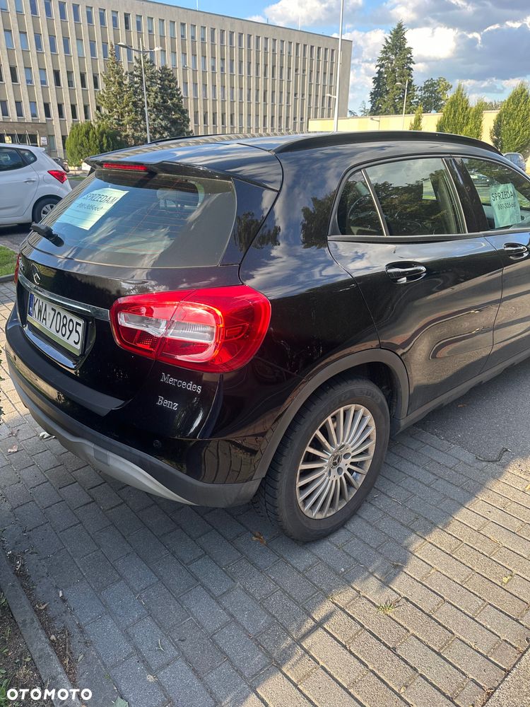 Mercedes-Benz GLA - 4