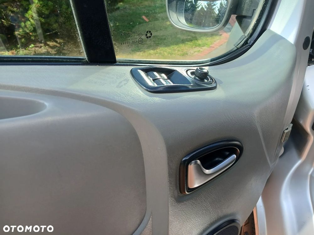 Renault TRAFIC - 16
