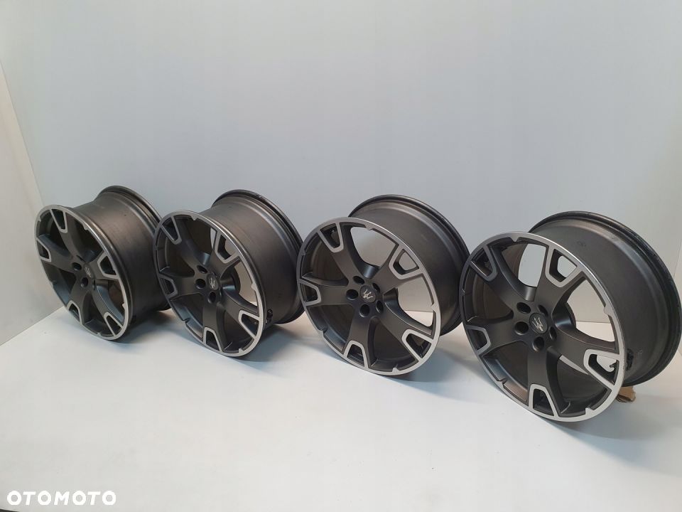 FELGI MASERATI LAVENTE 9JX20H2 ET40,5 5X114,3 - 3