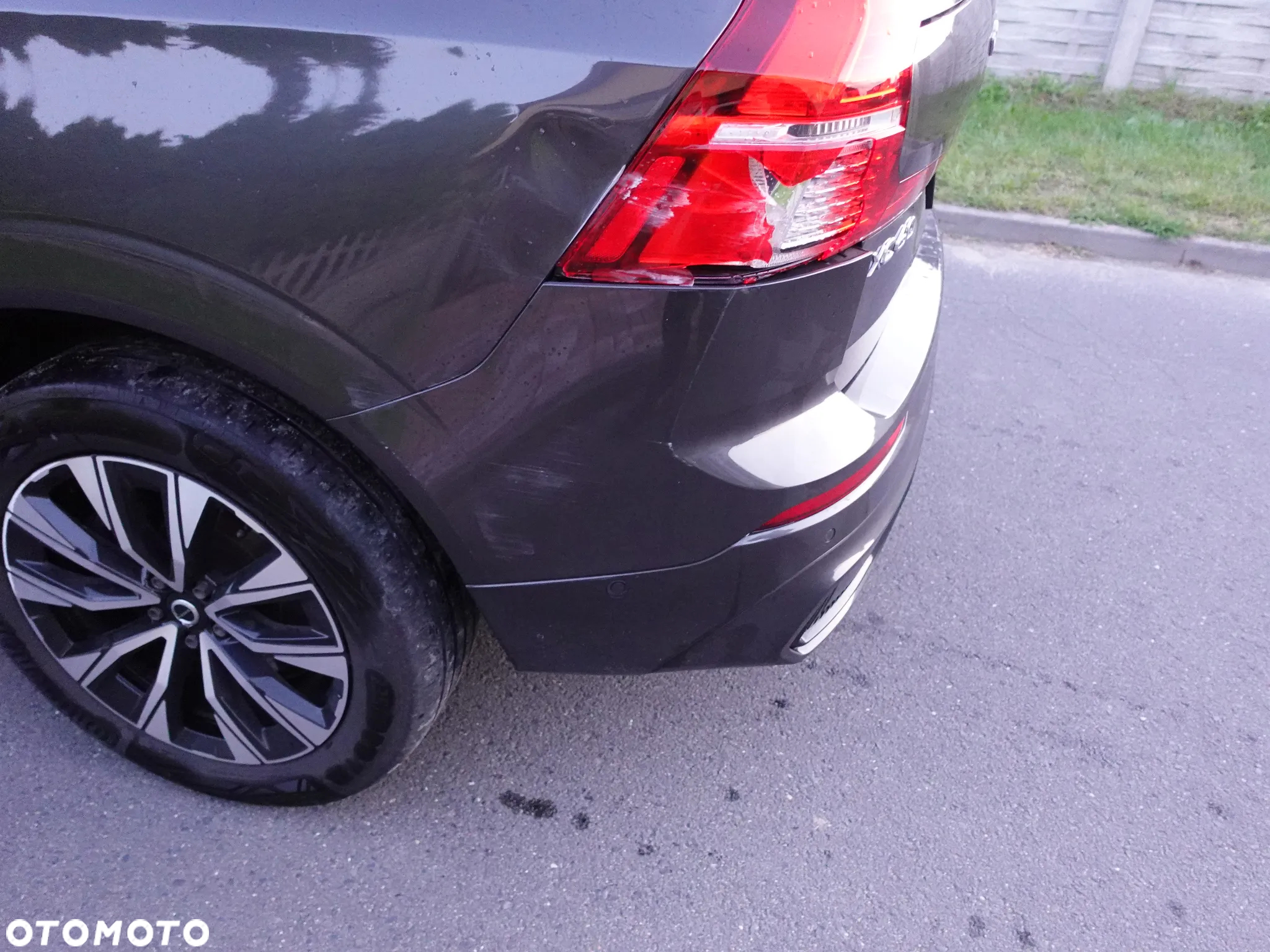 Volvo XC 60 B4 D AWD Plus Dark - 8