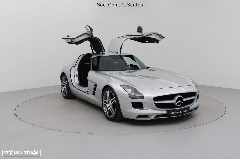 Mercedes-Benz SLS 63 AMG - 12