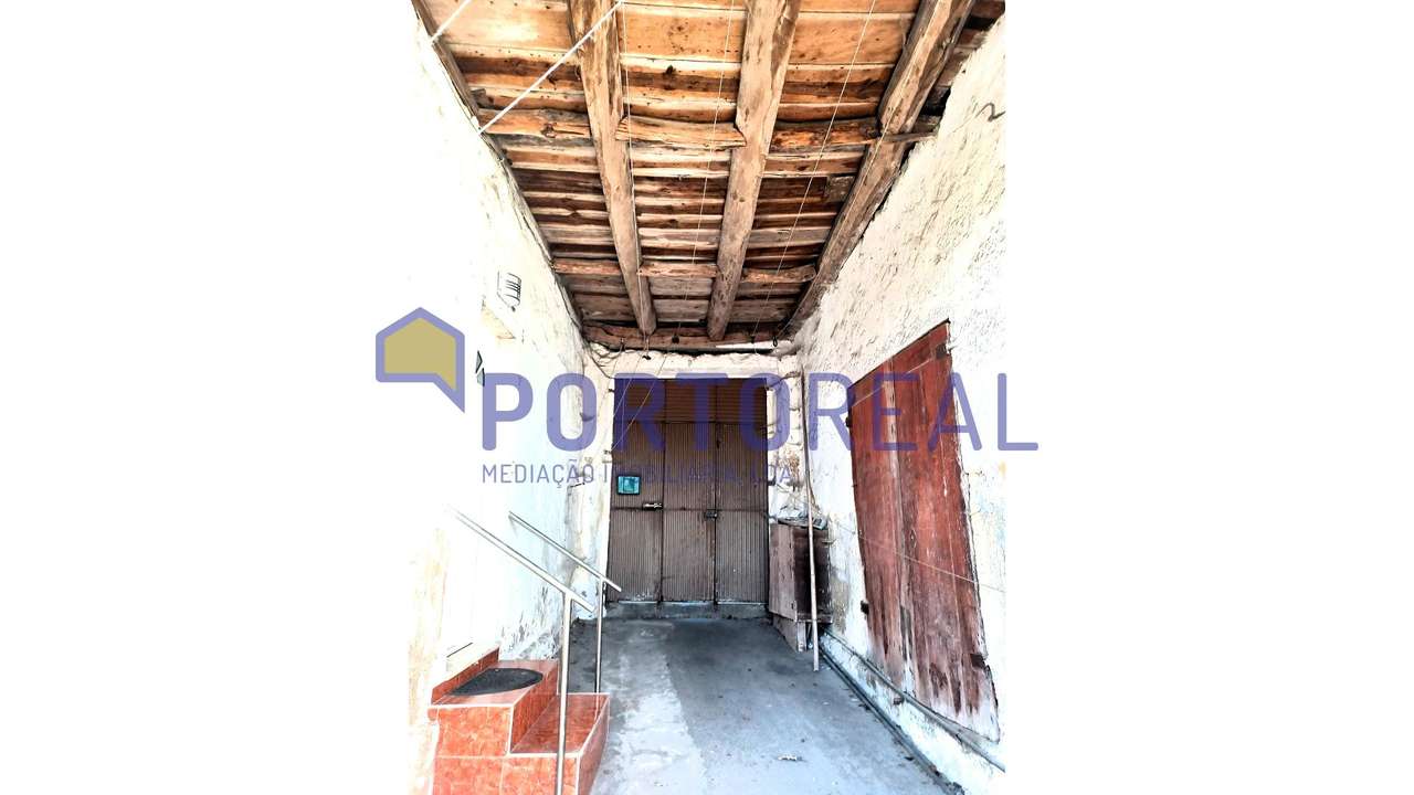 Moradia para Restaurar T2 - Campanhã - Grande imagem: 2/17