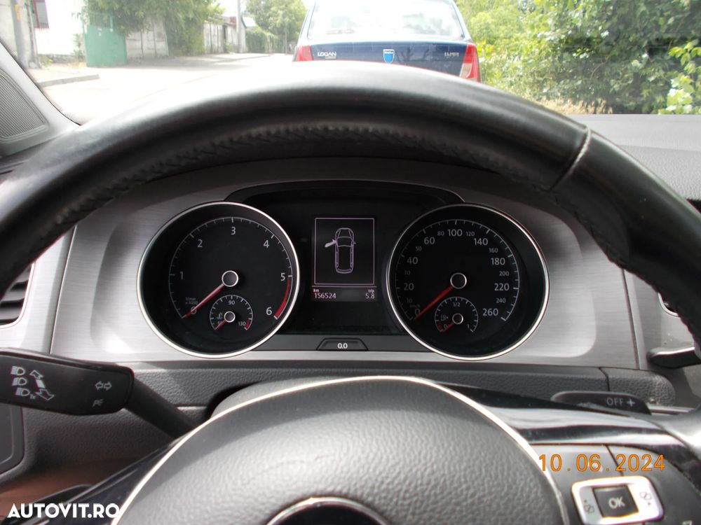 Volkswagen Golf - 12