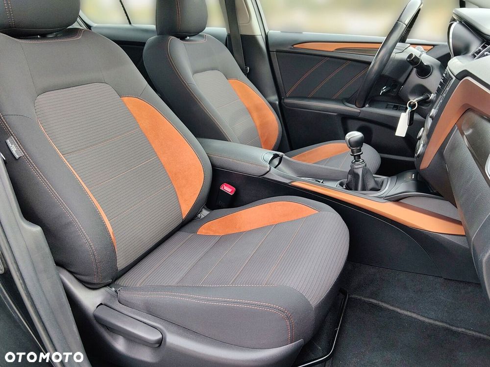 Toyota Avensis - 14