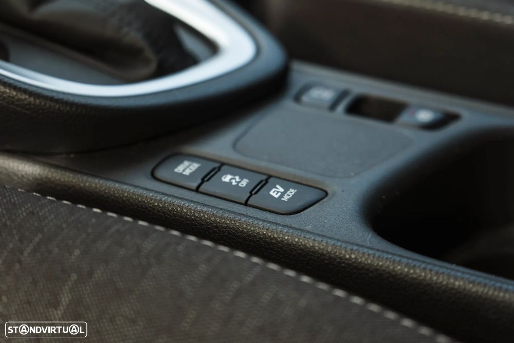 Toyota Yaris 1.5 HDF Comfort Plus - 20