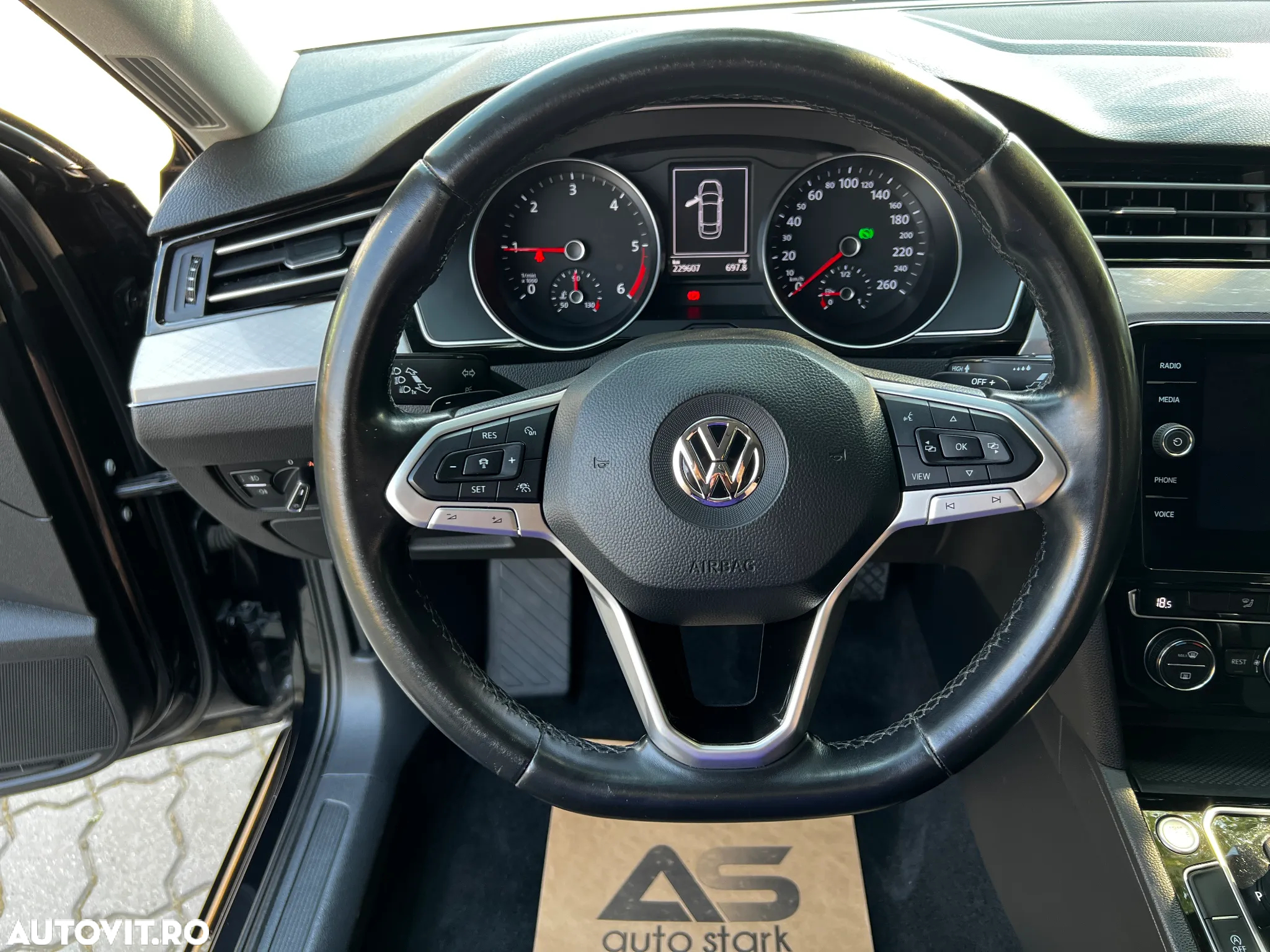 Volkswagen Passat 1.6 TDI DSG Comfortline - 23