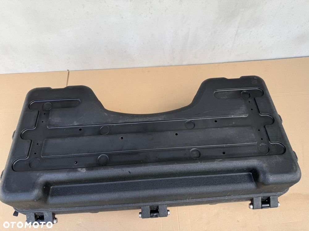 Tylny kufer centralny TGB 70L Uniwersalny - 14