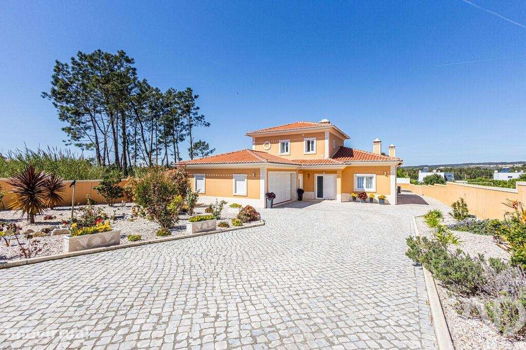 Casa / Villa T4 em Nadadouro de 228 m2 - Grande imagem: 2/40