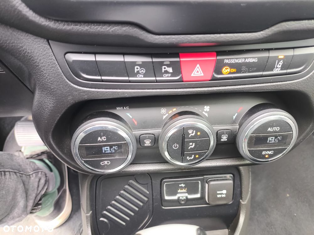 Jeep Renegade 1.4 MultiAir Longitude FWD S&S - 35