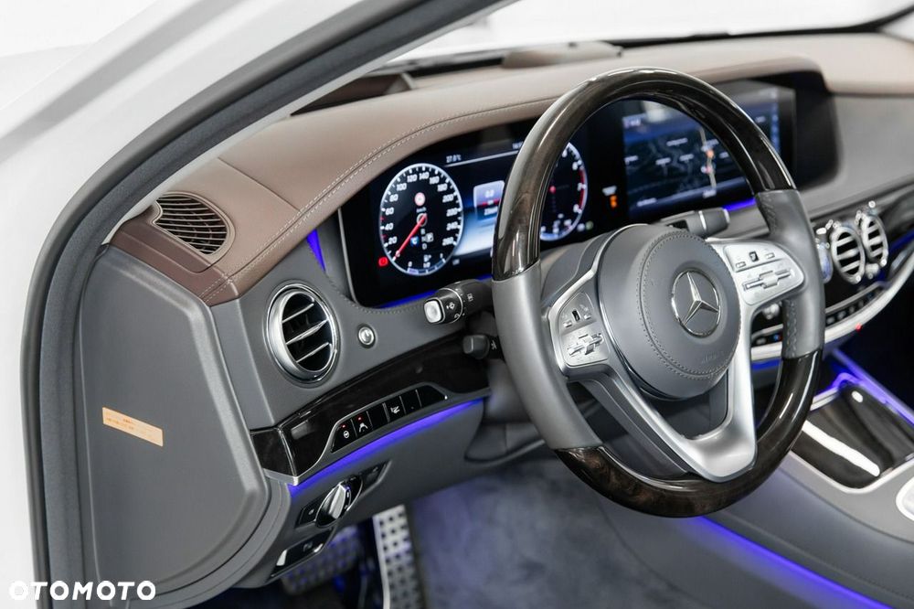 Mercedes-Benz Klasa S 560 4-Matic L 9G-TRONIC - 32