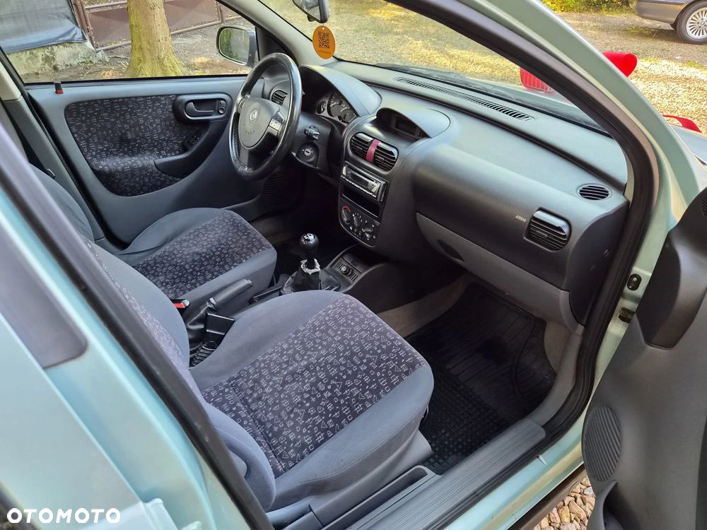 Opel Corsa 1.2 16V - 9