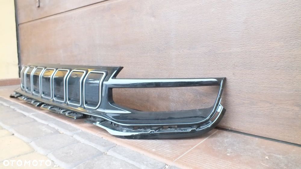 Atrapa zderzaka gril Jeep Avenger - 3