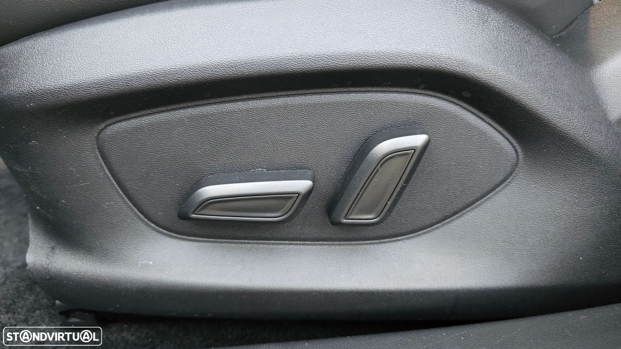 MG MG4 64 kWh Luxury - 47