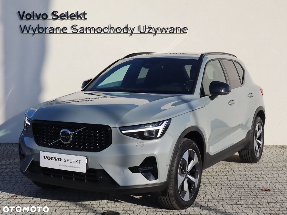 Volvo XC 40 B4 Plus Dark - 2