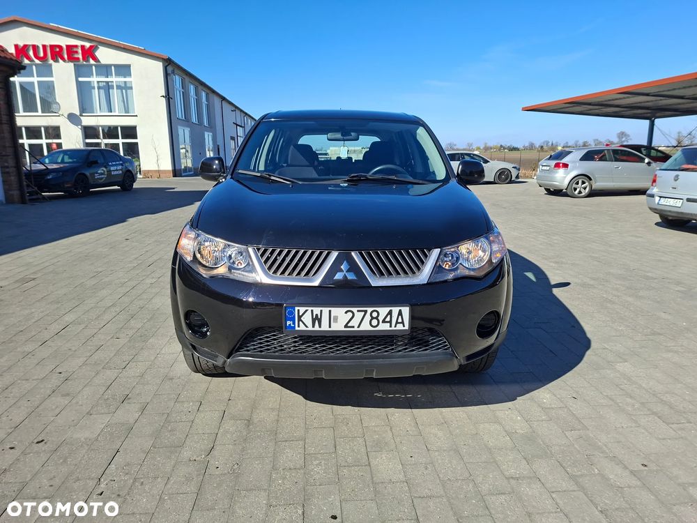 Mitsubishi Outlander 2.0 DI-D 4WD Intense - 2