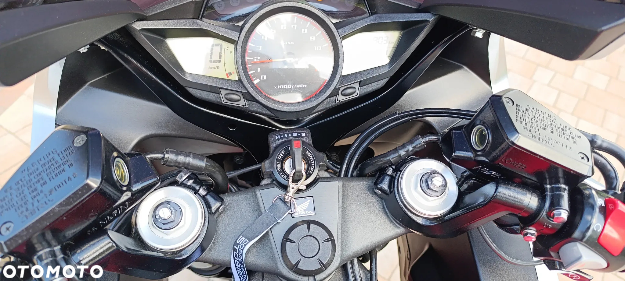 Honda VFR - 13