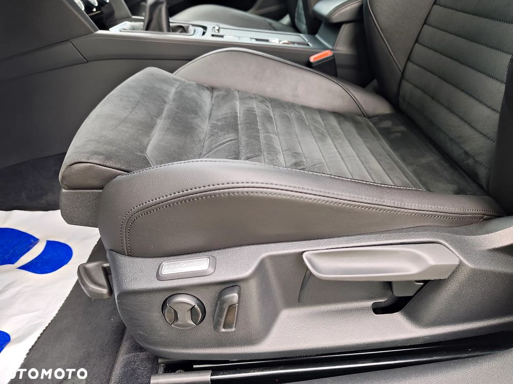 Volkswagen Passat - 25