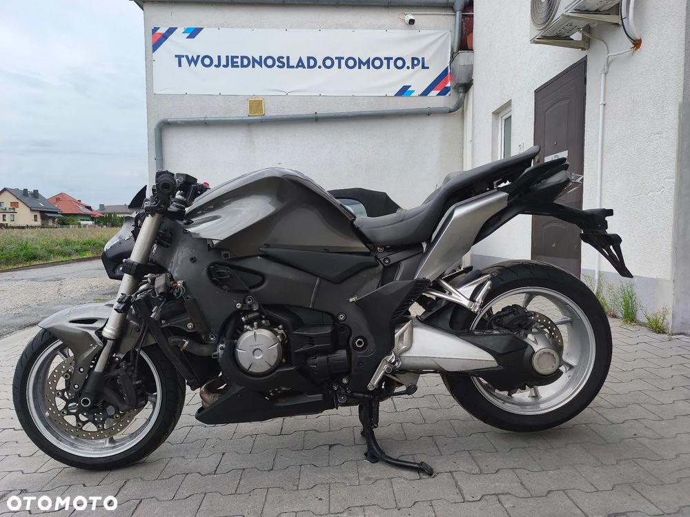 Honda VFR - 1