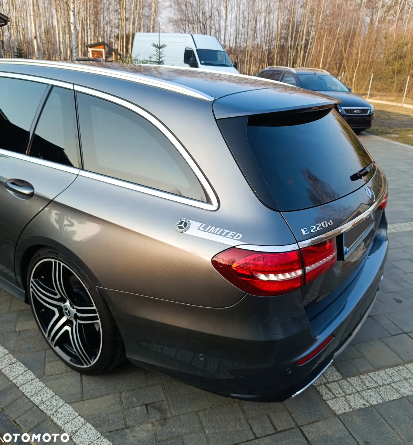 Mercedes-Benz Klasa E 220 d T 9G-TRONIC AMG Line - 11