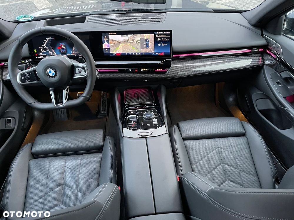 BMW Seria 5 540d xDrive mHEV - 23