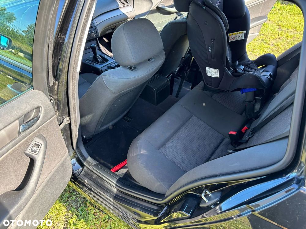 BMW Seria 3 318i - 21