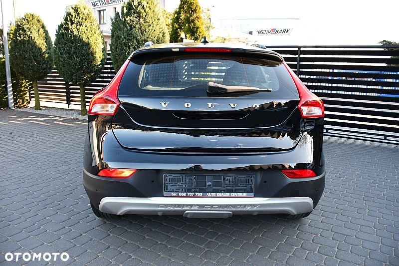 Volvo V40 Cross Country D2 Momentum - 32