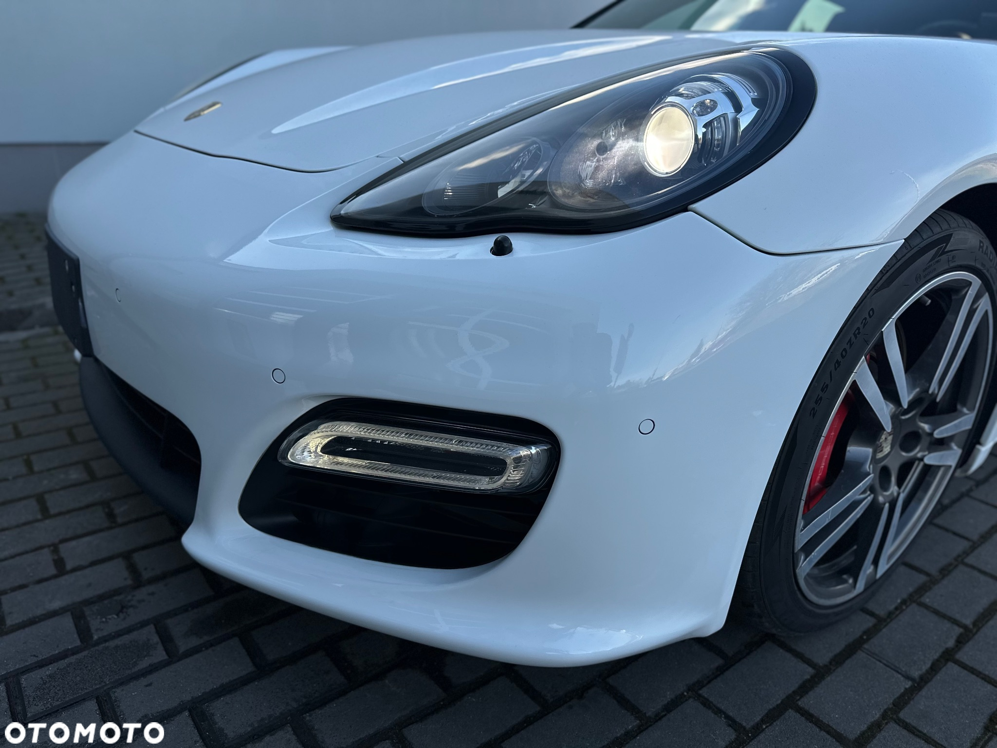 Porsche Panamera GTS PDK - 10