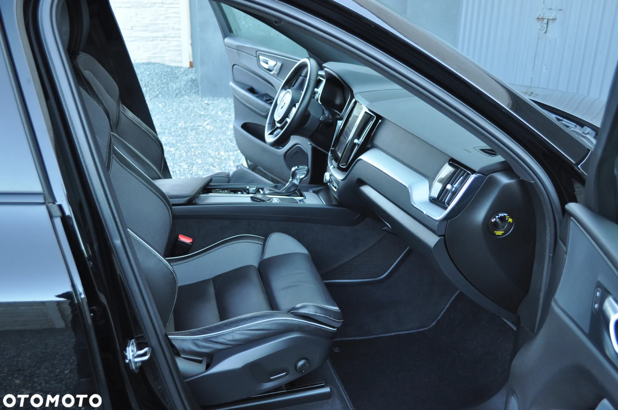 Volvo XC 60 D4 R-Design - 10