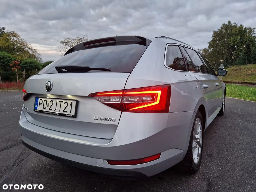 Skoda Superb 2.0 TDI SCR Style DSG - 4