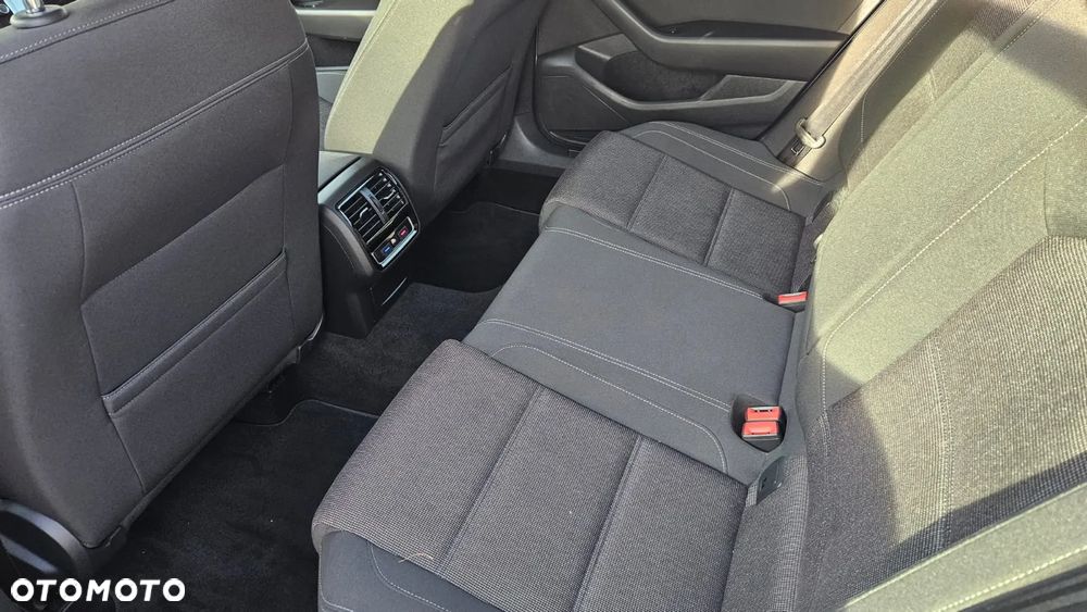 Volkswagen Passat Variant 2.0 TDI BMT Comfortline - 22