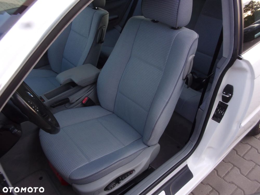 BMW Seria 3 - 32