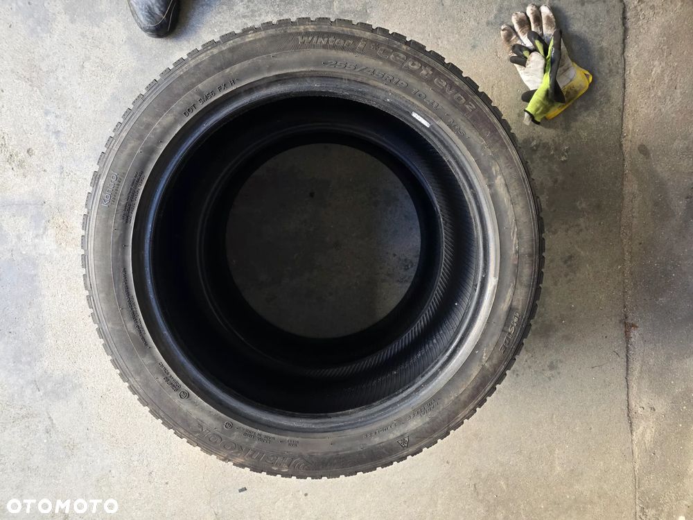 255/45/19 Zima Para 2szt 5mm 19r. Hankook Winter icept Evo 2 - 3
