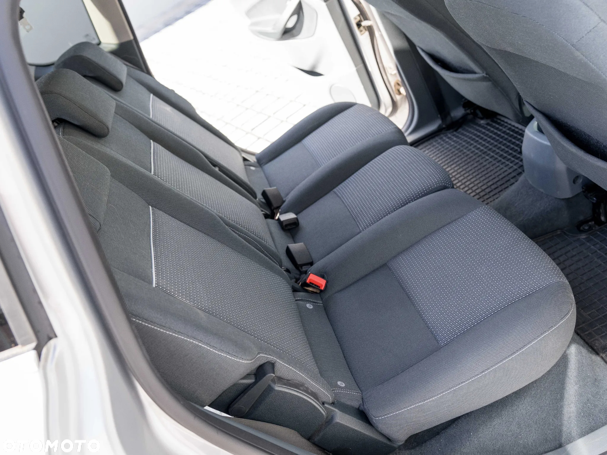 Ford C-MAX 2.0 TDCi Edition - 34