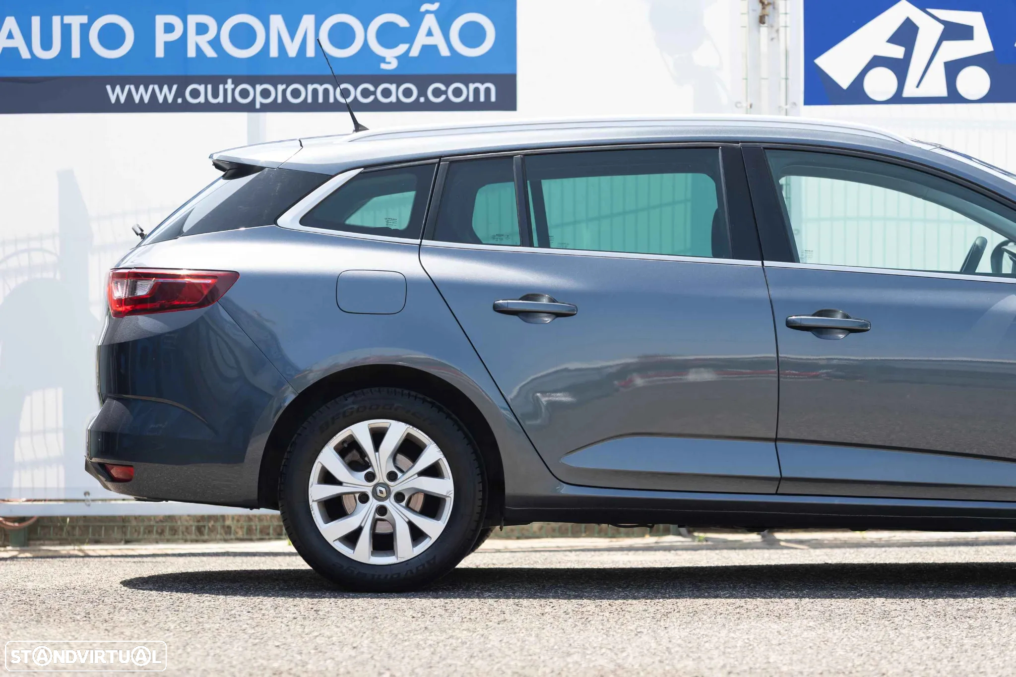 Renault Mégane Sport Tourer 1.5 Blue dCi Limited C/PM+Pneu - 19