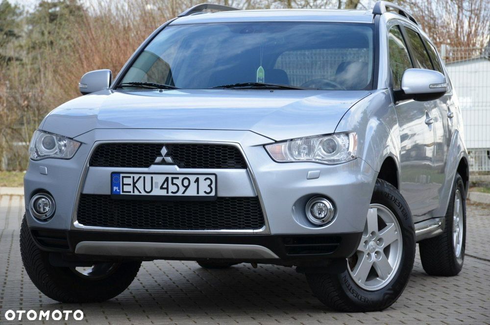 Mitsubishi Outlander - 1