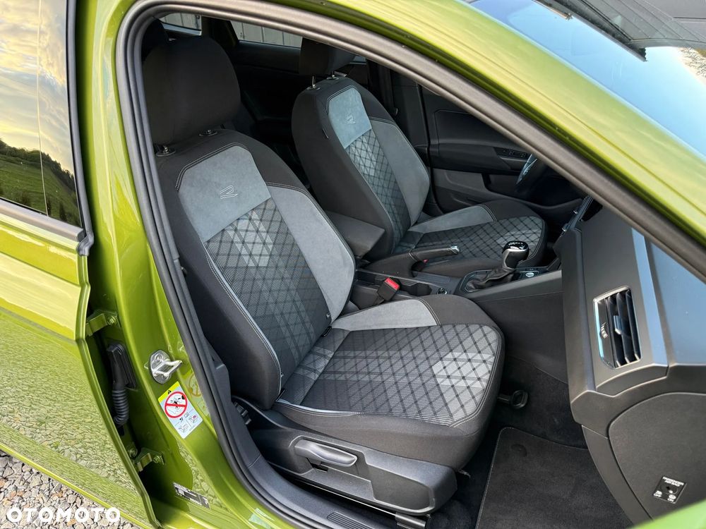 Volkswagen Taigo 1.5 TSI OPF DSG R-Line - 27