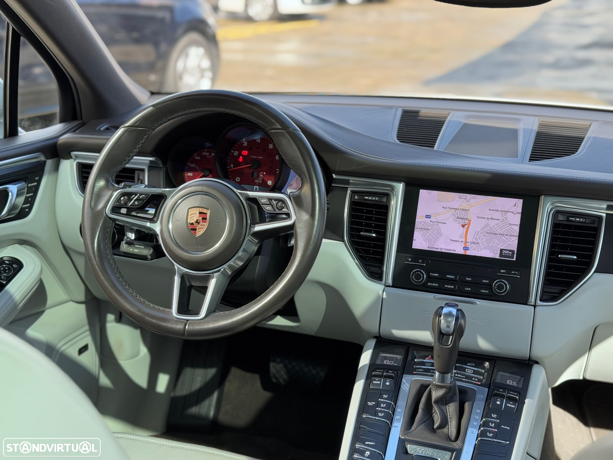 Porsche Macan Standard - 4