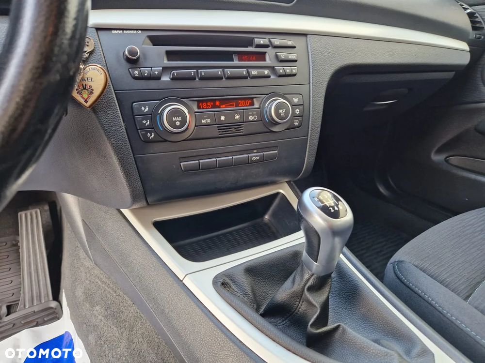 BMW Seria 1 116i - 15