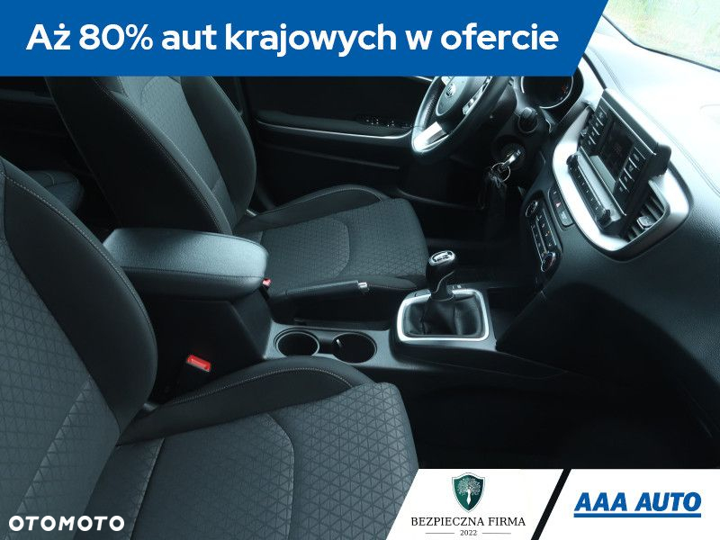 Kia Ceed - 10