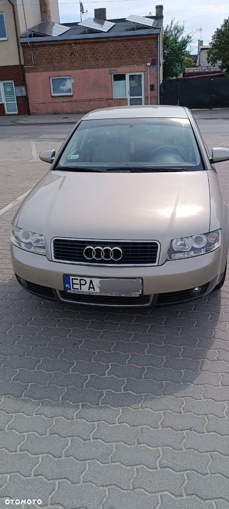 Audi A4 Limousine - 3