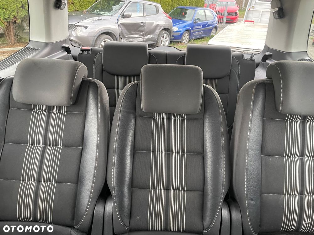 Volkswagen Touran 2.0 TDI DPF DSG MATCH - 13