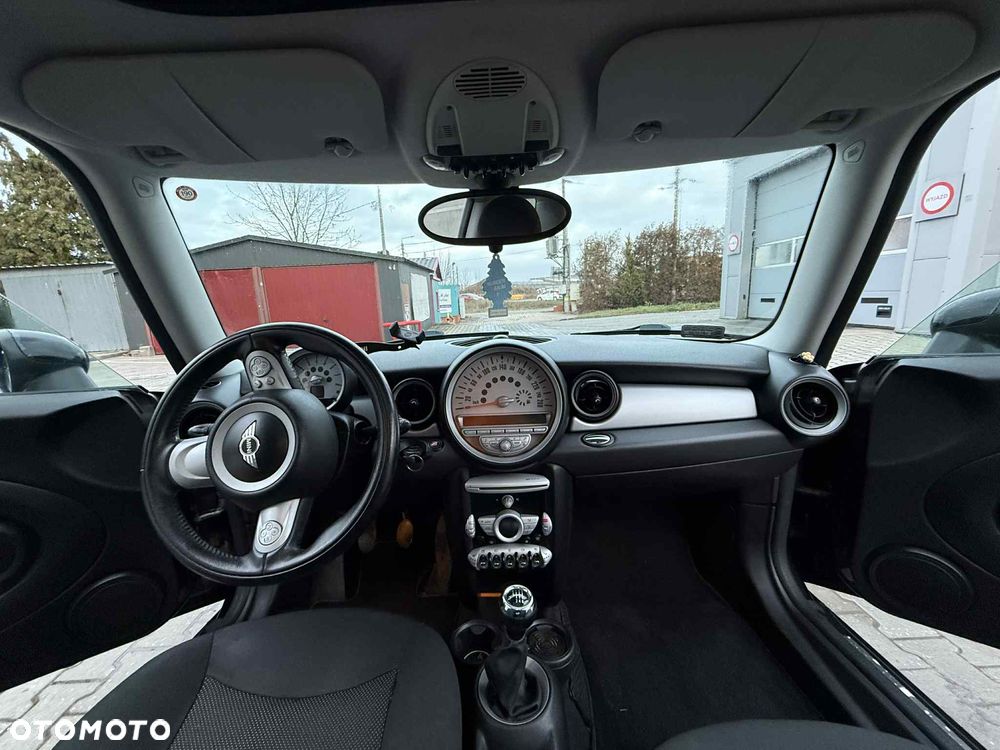 MINI Cooper Standard - 12